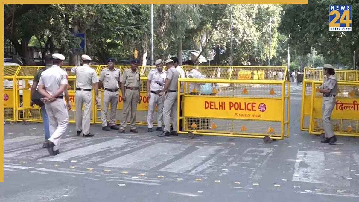 security tightened at jantar mantar and across central delhi