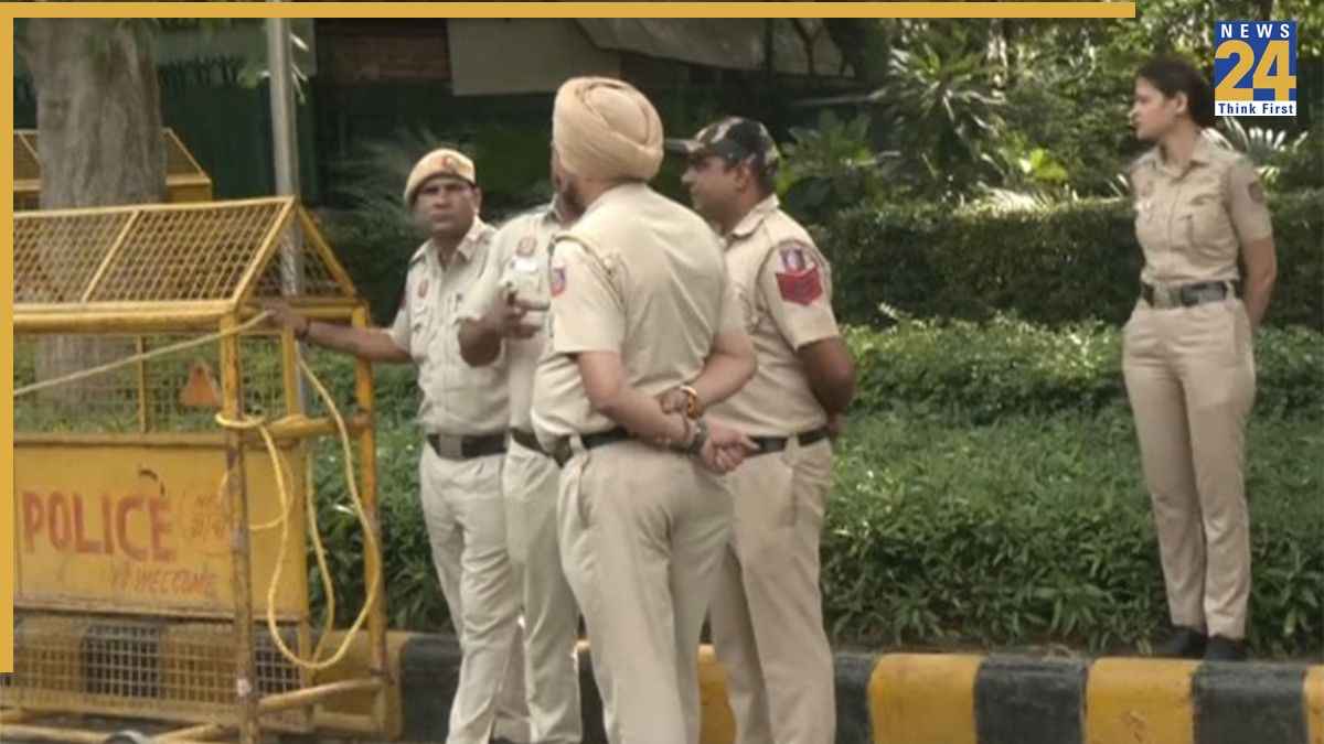 Delhi police, Poonam jezler, German national, Indian origin, German citizenship, World book of records, Switzerland, Patiala house court
