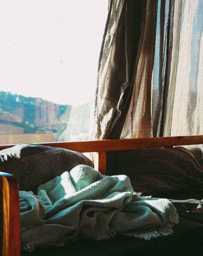 सिर्फ झाड़ने से नहीं जाएगी बदबू