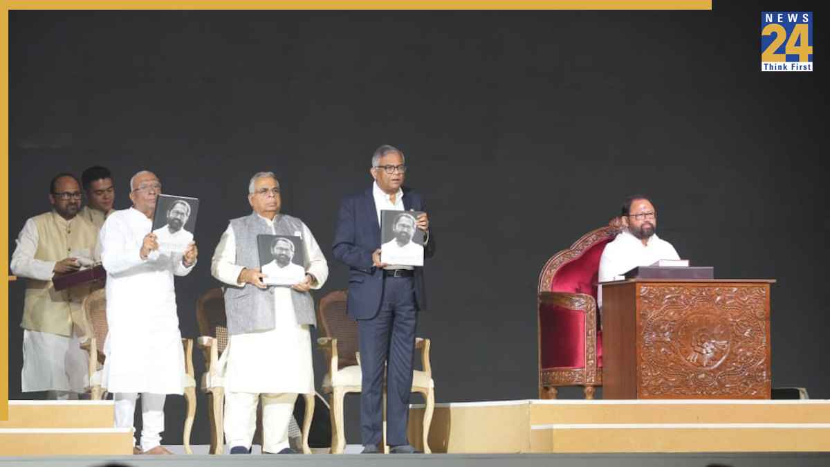 रणबीर कपूर और एन. चंद्रशेखरन ने लॉन्च की गुरुदेवश्री राकेशजी की बायोग्राफी 'Beyond', बोले- शब्दों में बयान करना मुश्किल है अनुभव