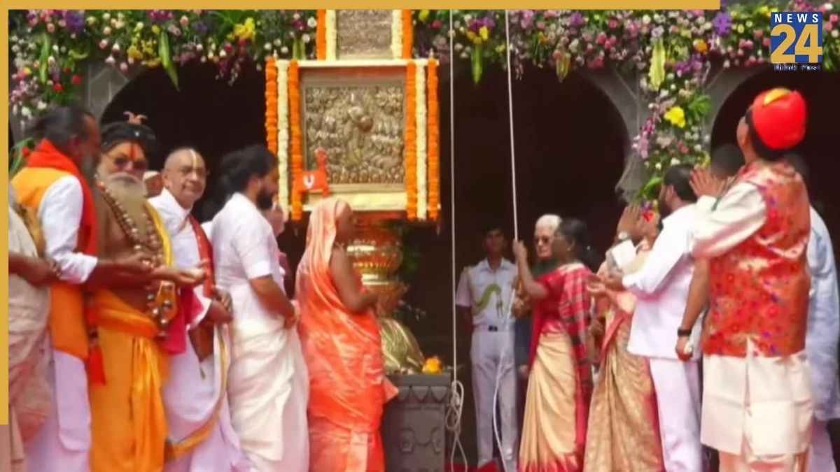President Droupadi Murmu Flag Hoist In Nashik