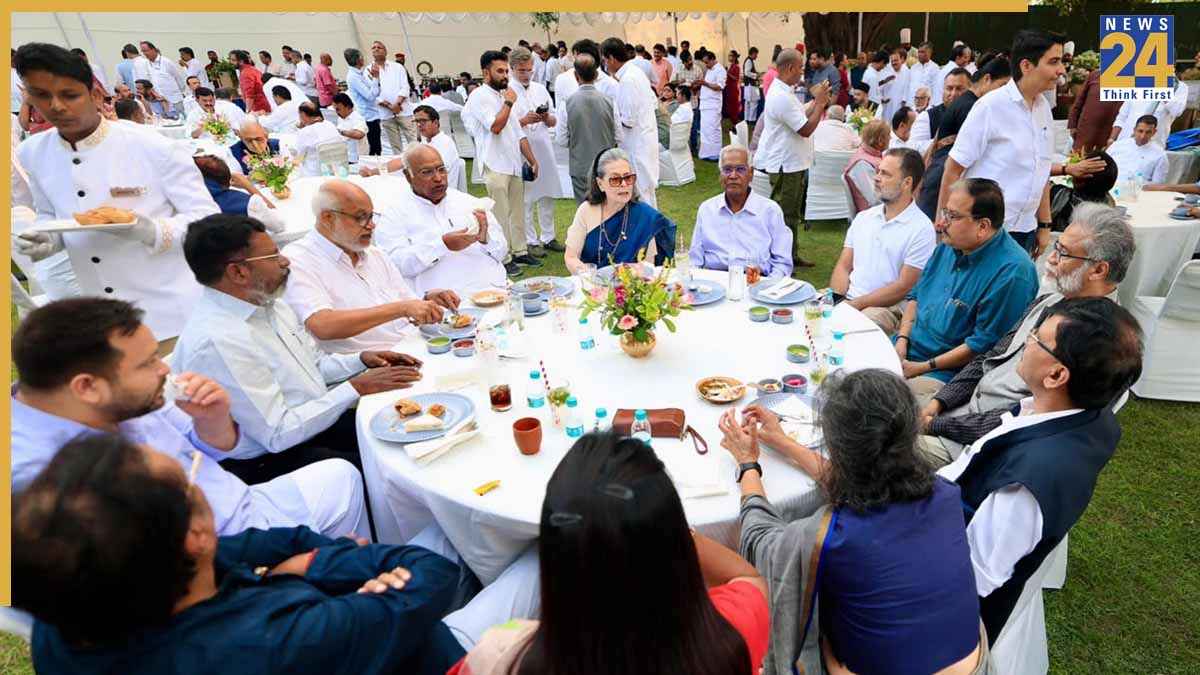 INDIA BLoc, Samajwadi Party, Rahul Gandhi, INDIA Protest, INDIA BLoc protest, CEC Protest, Gyanesh Kumar protest, Arvind Kejriwal, neha bora