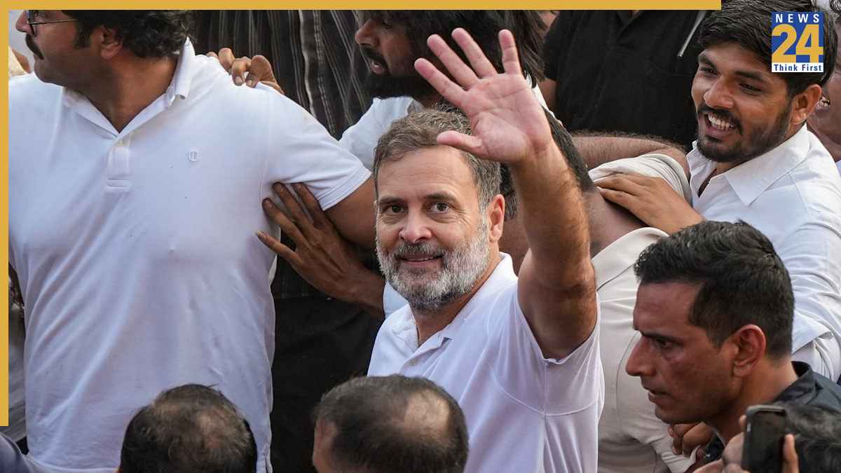 राहुल गांधी के नाम पर सुप्रीम कोर्ट में अर्जी दाखिल, SIR-CEC के खिलाफ याचिका पर कल हो सकती है सुनवाई