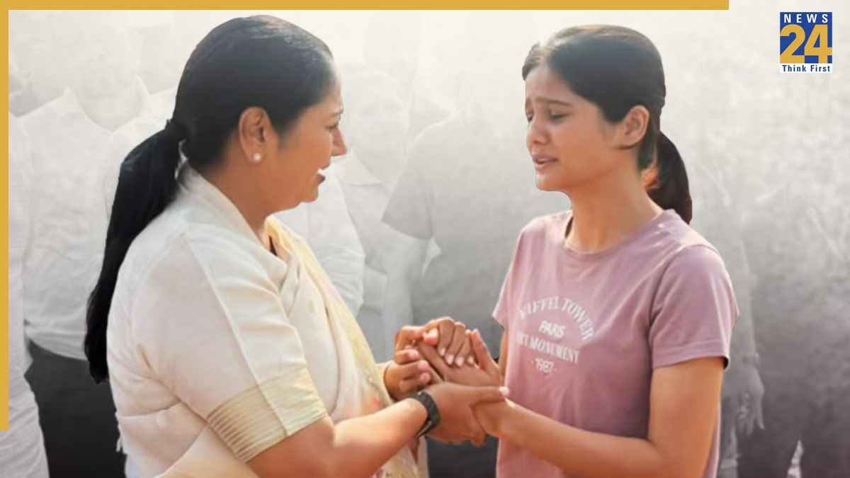 कौन हैं जागृति मिश्रा? जानें क्यों हो रहीं वायरल; CM रेखा गुप्ता ने की भी मुलाकात