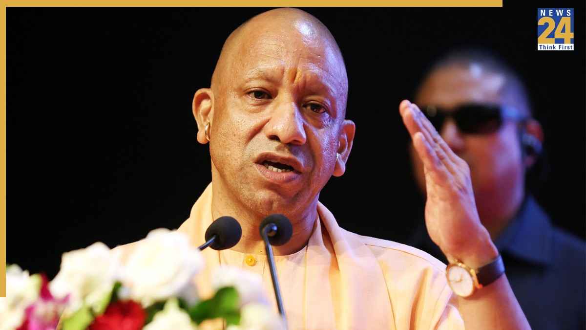 लोकतंत्र में सत्ता का मार्ग जनादेश से निकलता है, अराजकता से नहीं : मुख्यमंत्री योगी आदित्यनाथ