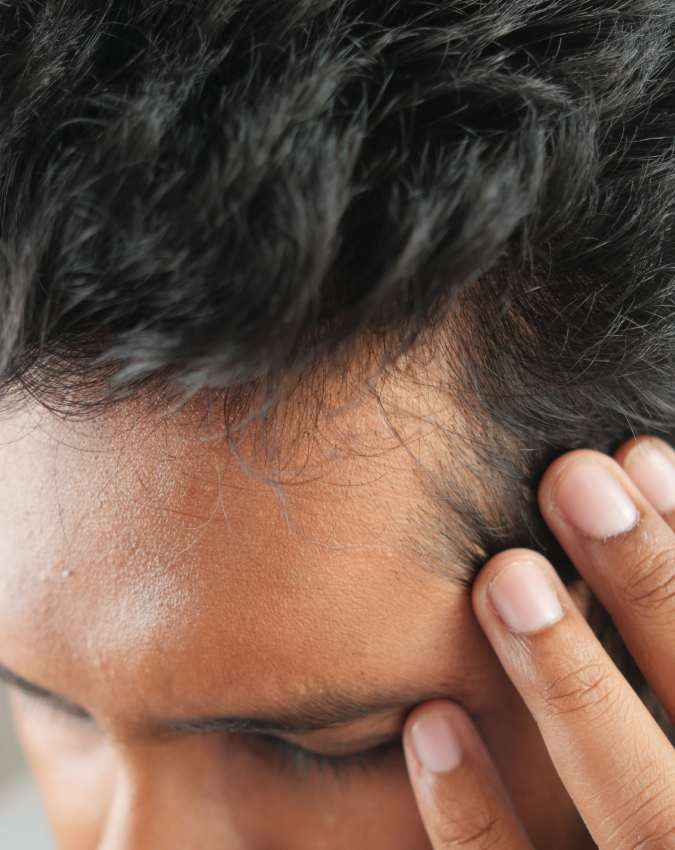 एंटी-डैंड्रफ शैंपू का करें इस्तेमाल
