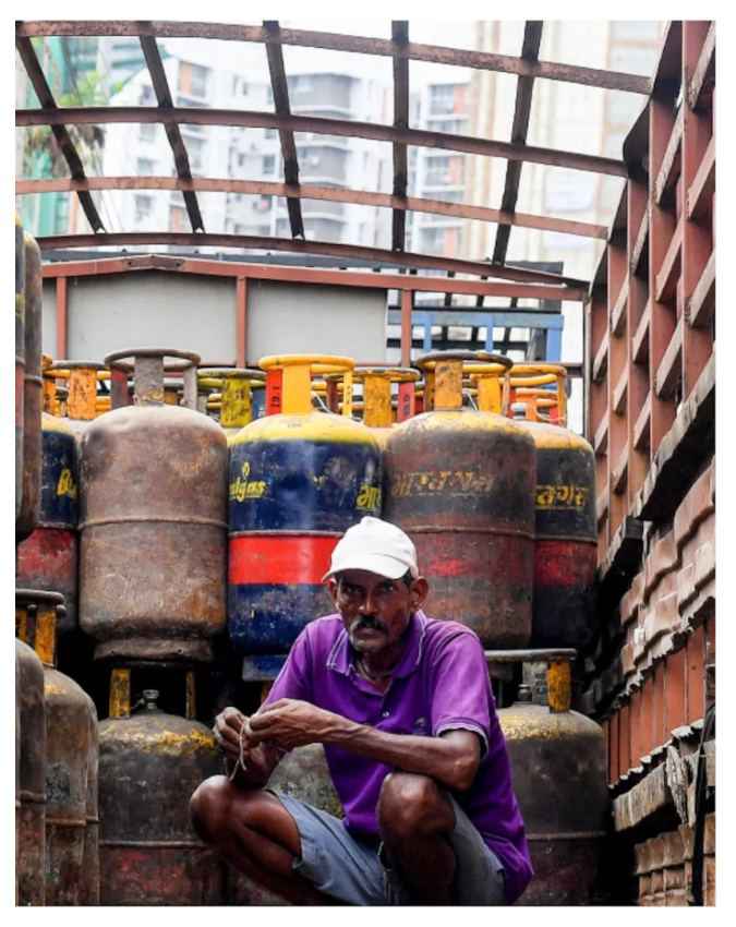 कमर्शियल LPG सिलेंडर हो सकता है महंगा, बुकिंग का बदला नियम 