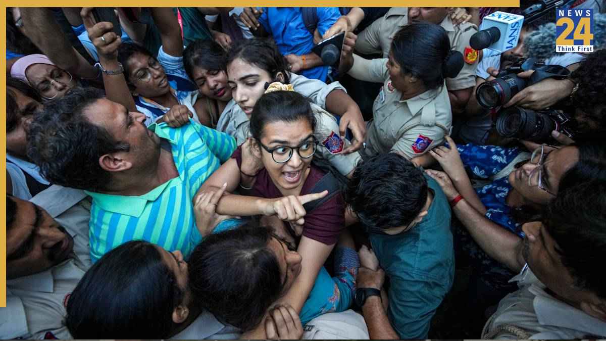 CJP Tiranga March, Connaught Place Protest, Abhijeet Dipke Detained, Neha Bora AISA, Delhi Police CP Traffic