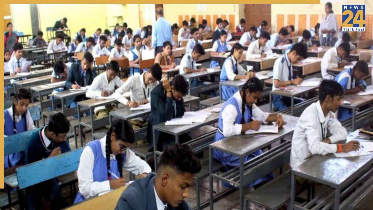 CBSE Class 10, 12 Date Sheet 2027 PDF Download, Practical Exam Dates and Schedule at cbse.gov.in in Hindi.