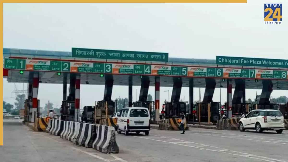 UP NHAI 135 Toll Plaza Annual Local Pass Rules 20Km Radius 1500 3000 Fee FASTag Details in Hindi.