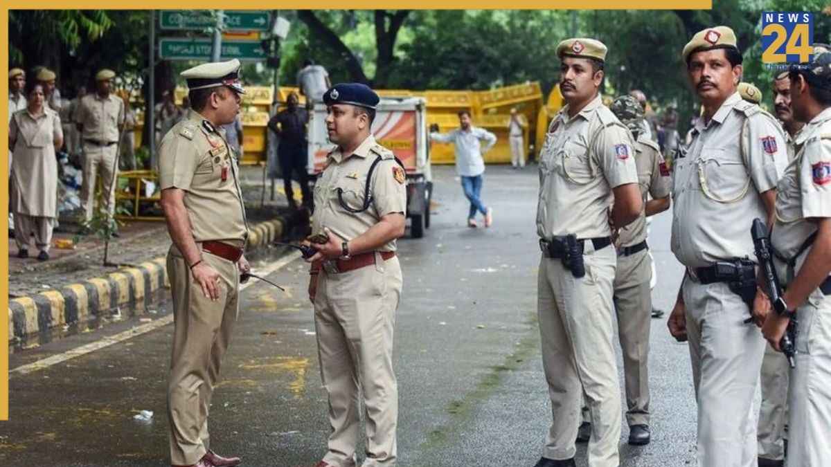 जंतर-मंतर प्रदर्शन में दिल्ली पुलिस की नेम प्लेट गायब क्यों? अधिकारियों ने बताई असली वजह