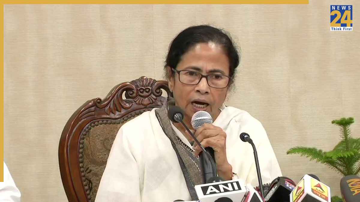 'सुवेंदु अधिकारी तक कैसे पहुंची रिपोर्ट…', ममता बनर्जी के मेडिकल रिकॉर्ड को लेकर उनके वकील ने नोटिस भेजकर उठाए सवाल
