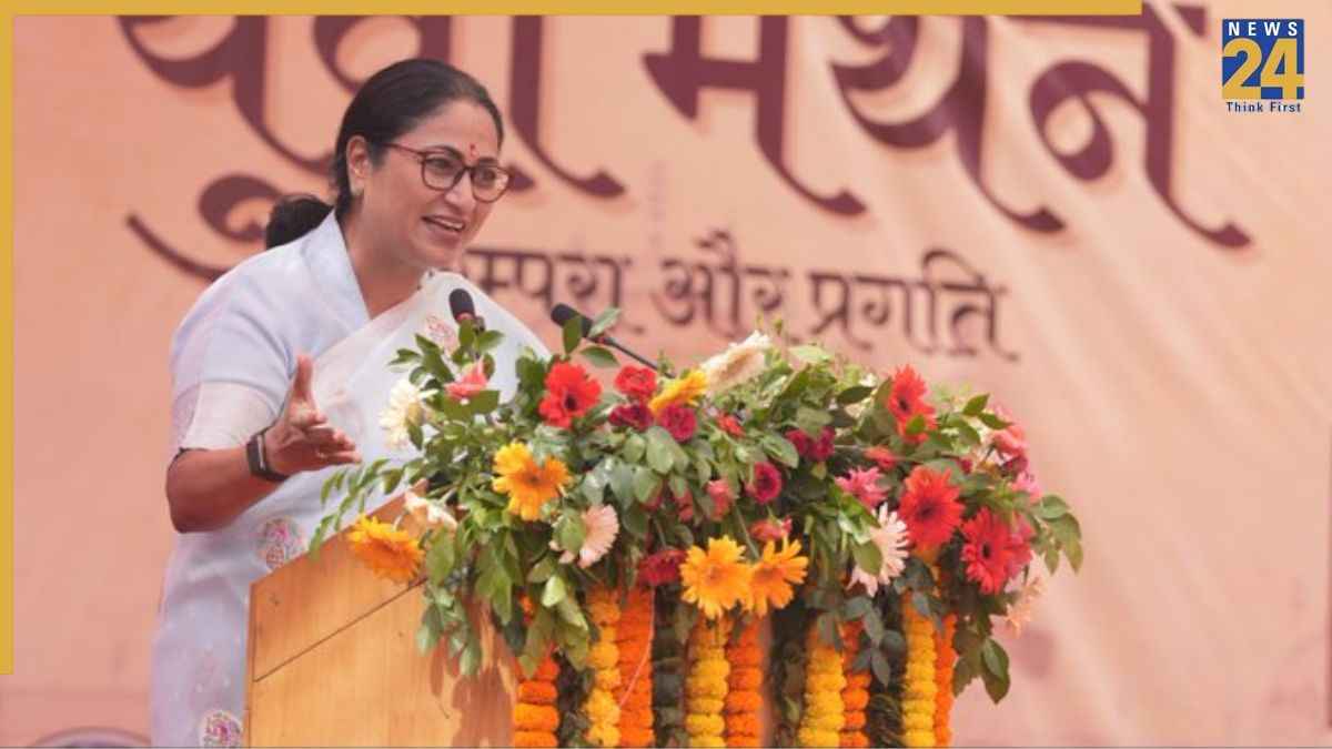 महिलाओं की सुरक्षा के नाम पर सिर्फ लड़कियों पर पाबंदी क्यों? रेखा गुप्ता ने उठाया सवाल