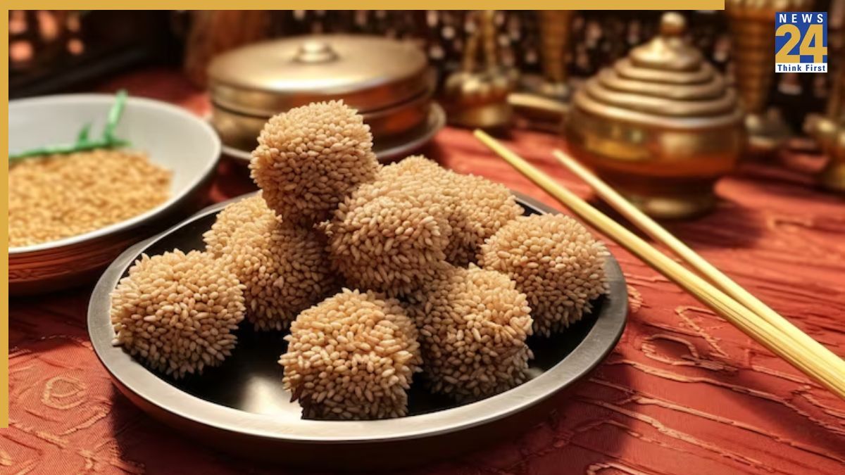 Navratri Prasad: नवरात्रि के आखिरी दिन क्या प्रसाद बनाएं? मां सिद्धिदात्री के भोग के लिए ट्राई करें ये आसान रेसिपी